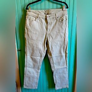 LL Bean mint-colored Favorite Fit jeans size 10